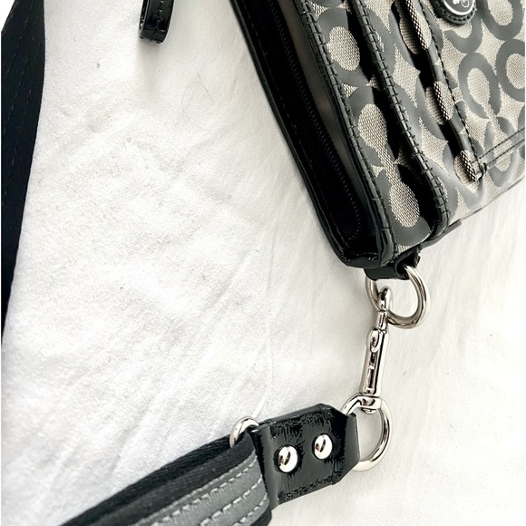 COACH Signature C Vintage crossbody❤️ - Picture 7 of 7